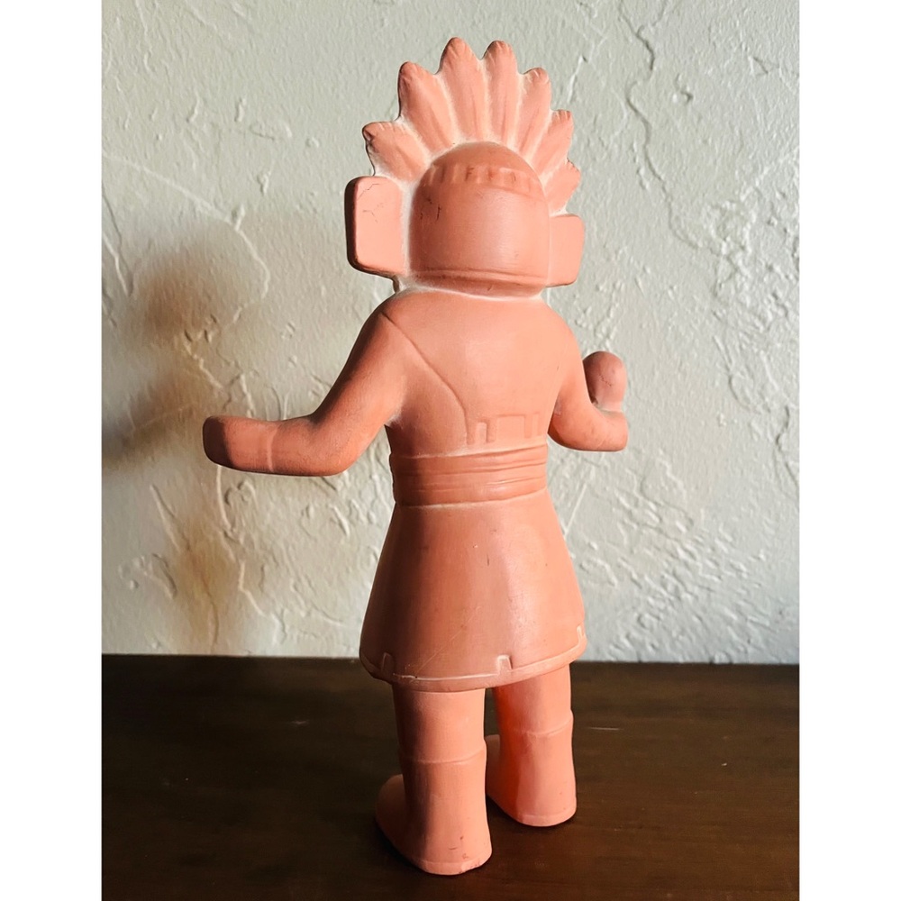 ✨Signed Navajo Native Terracotta Clay Figurine with Feathered Headdress✨ - Picture 5 of 9